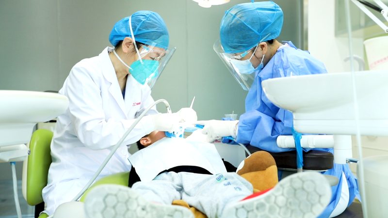 烤瓷牙前牙颜色，如何选择最合适？**