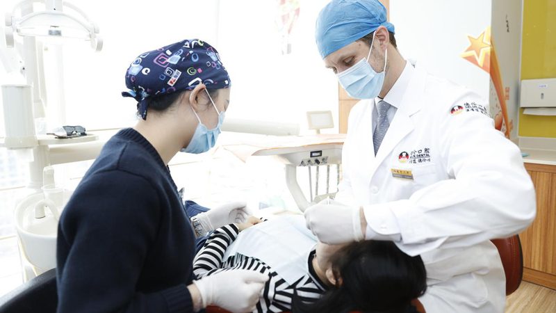隐形牙套如何成为矫正新宠？揭秘十大品牌背后的技术秘密**